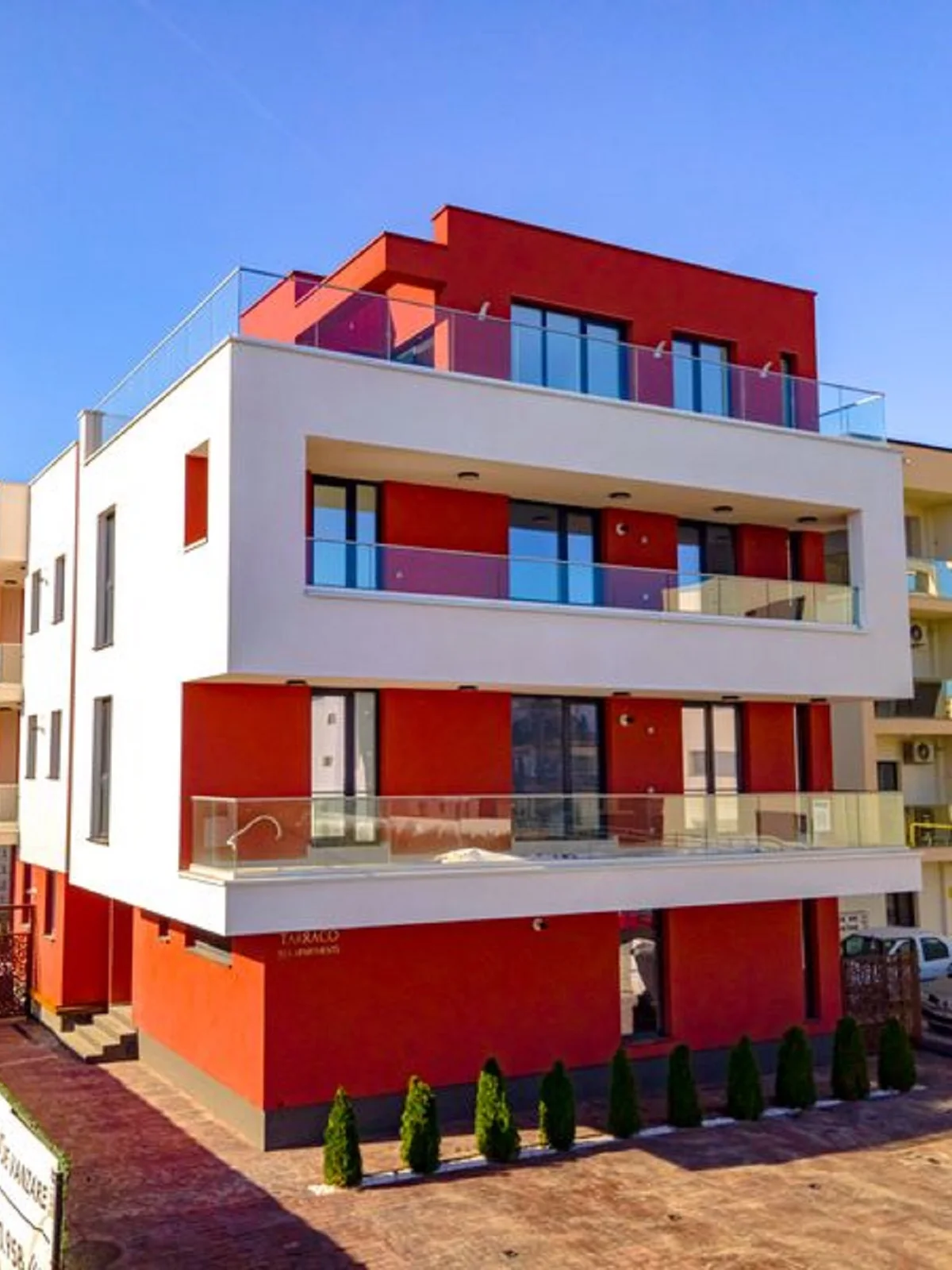 Warehouse and painting. ALUMINIOS CORTIZO - Bolintin Deal, Romania - 